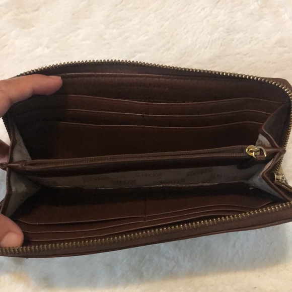 Micheal Kors bag and wallet - Picture 6 of 7